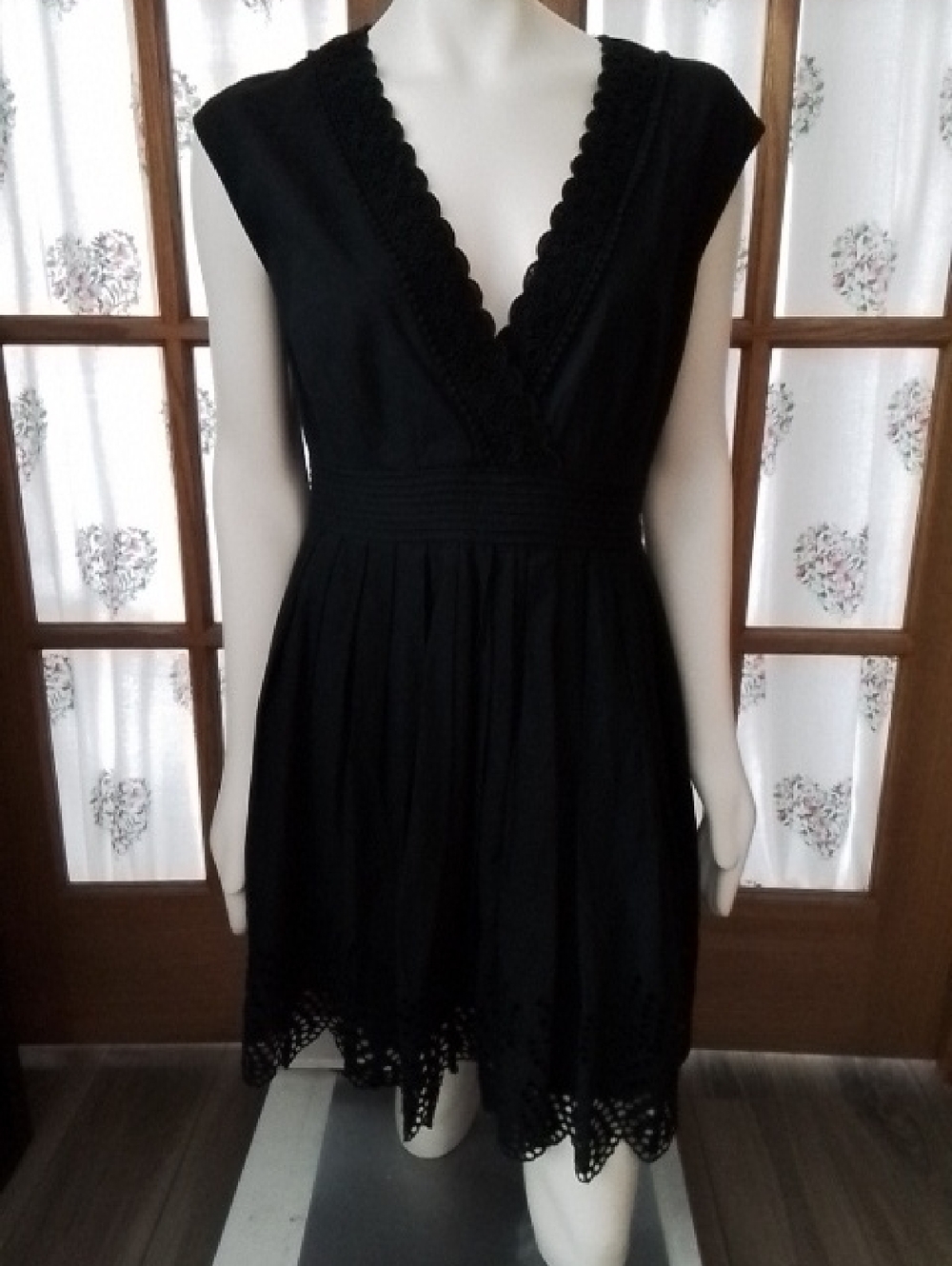 Catherine Malandrino Black Scalloped V-Neck Dress, Cotton, Size 10.